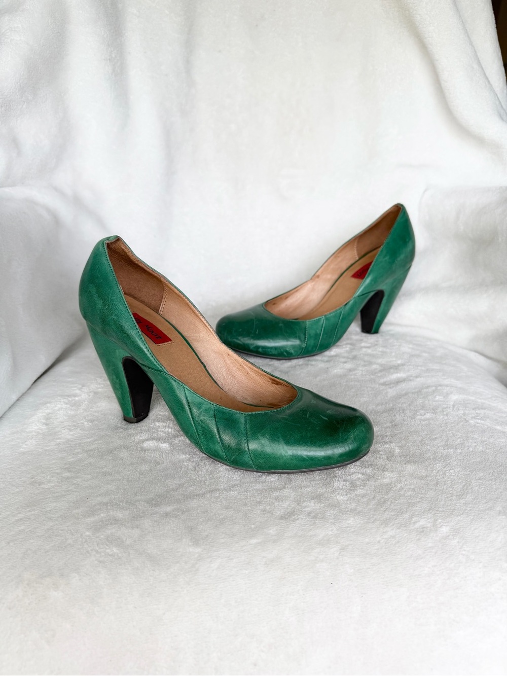 Miz Mooz Green Sunset Pumps Heels 6 Retro Round Toe Curved Heel Detailing